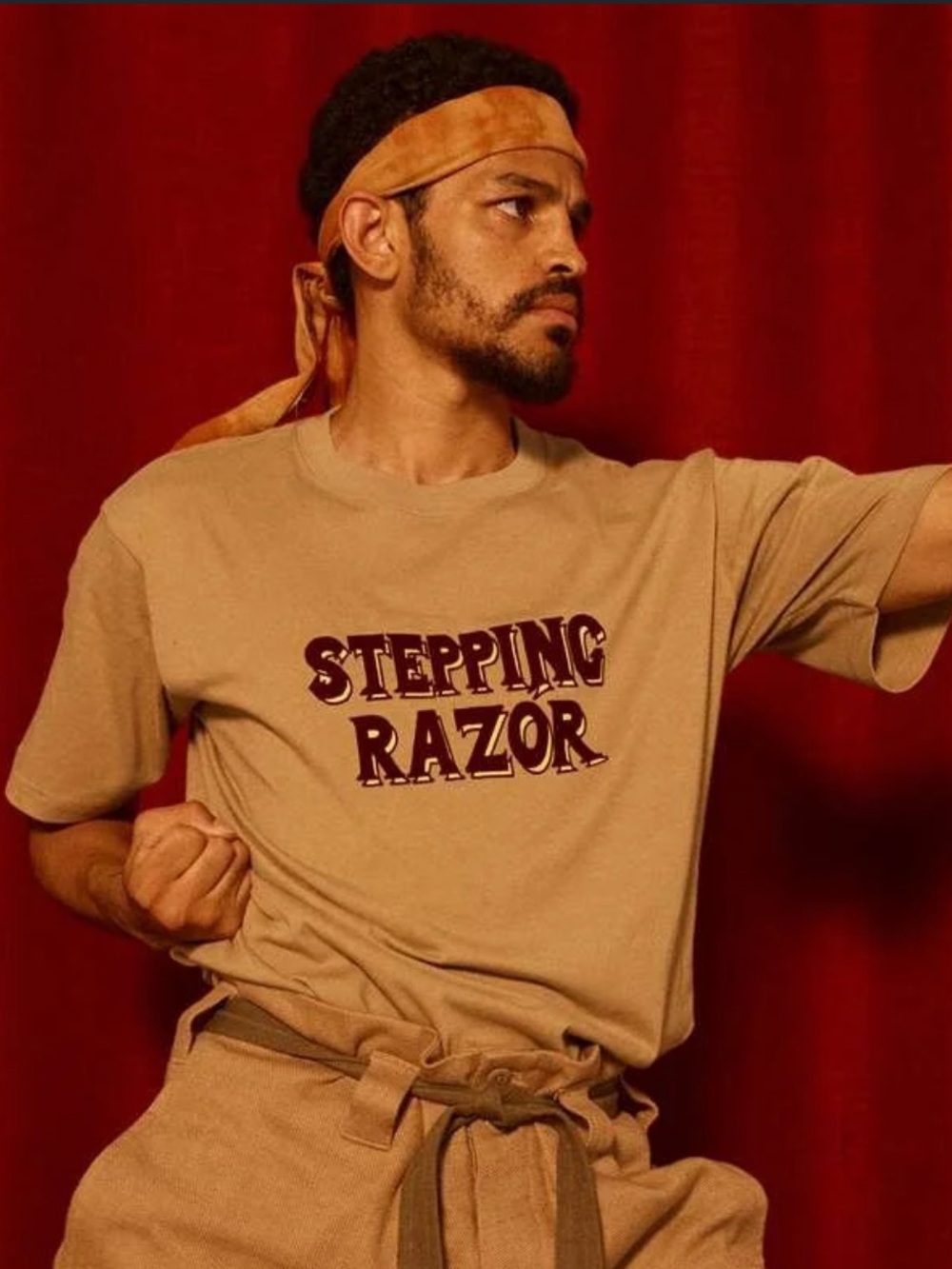 NICHOLAS DALEY STEPPING RAZOR Graphic Tee - Tan